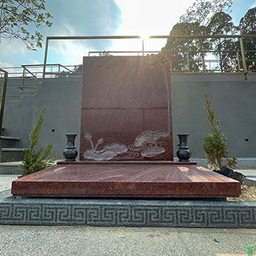 传统立碑